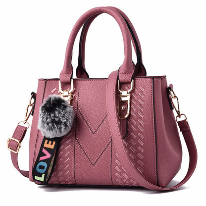 Bolsa Feminina Tiracolo PU com Bordado e Pompom Casual