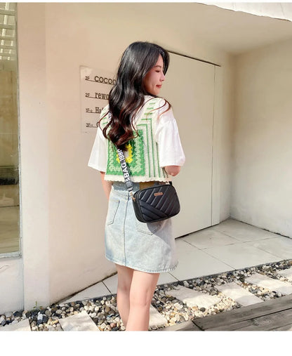 Bolsa Feminina Crossbody PU Textura Listrada Casual 2024