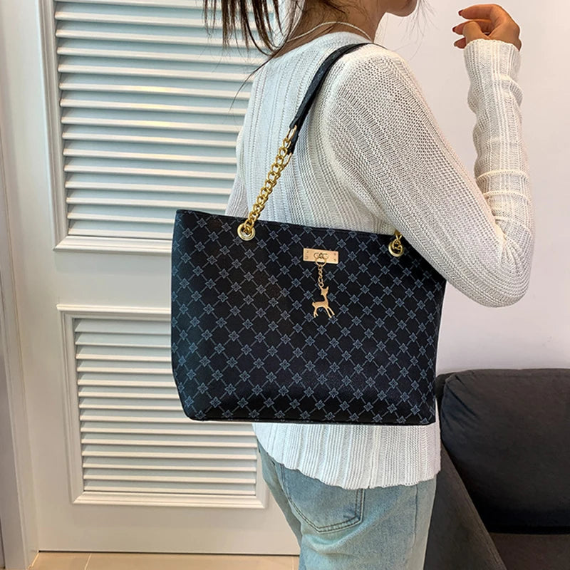 Bolsa Tote Feminina Grande em Couro PU Macio com Tassel