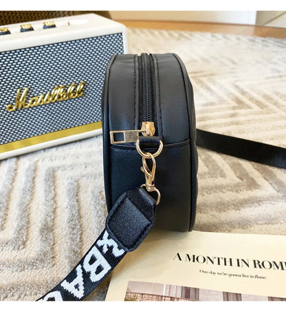 Bolsa Feminina Crossbody PU Textura Listrada Casual 2024