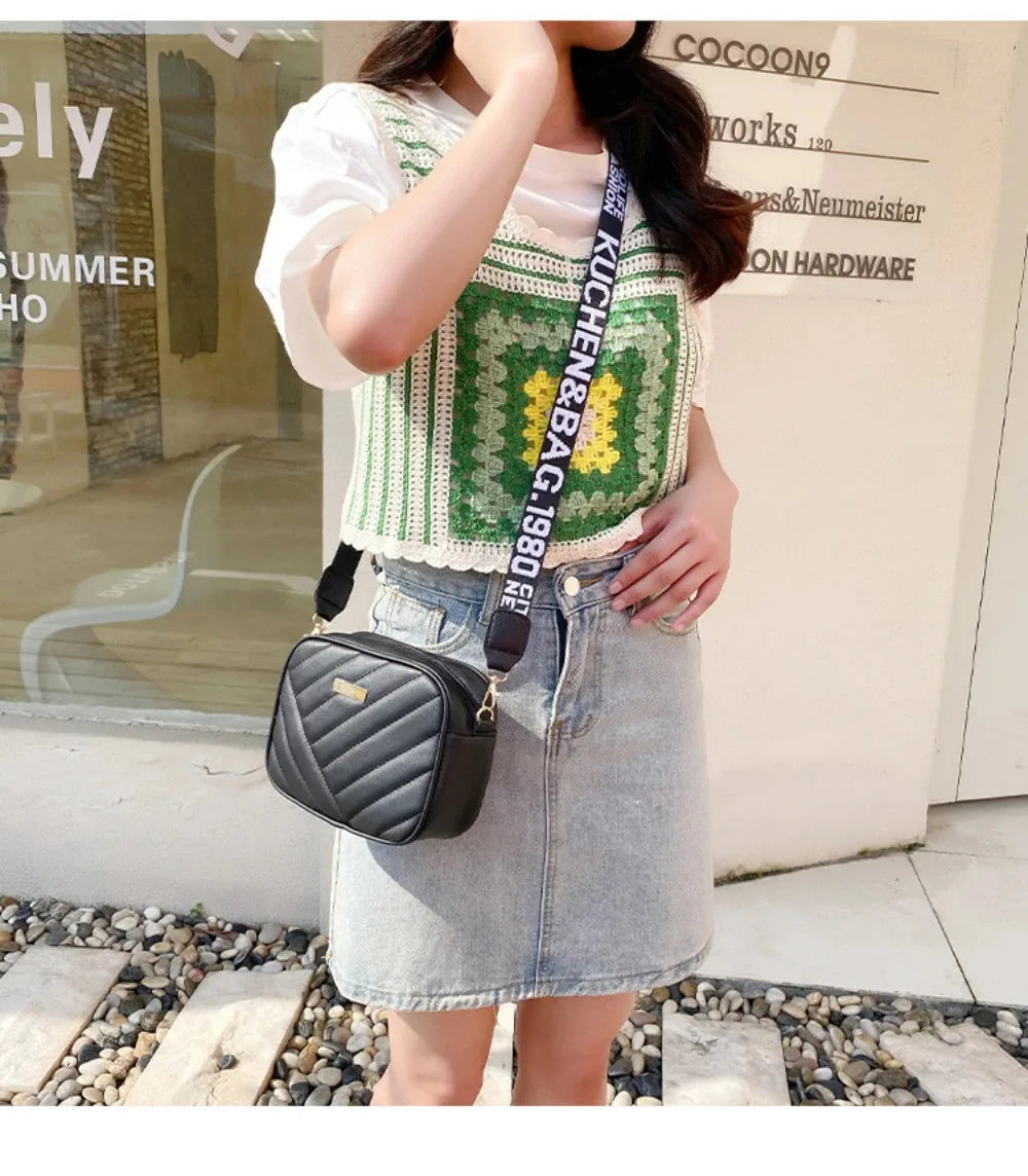 Bolsa Feminina Crossbody PU Textura Listrada Casual 2024