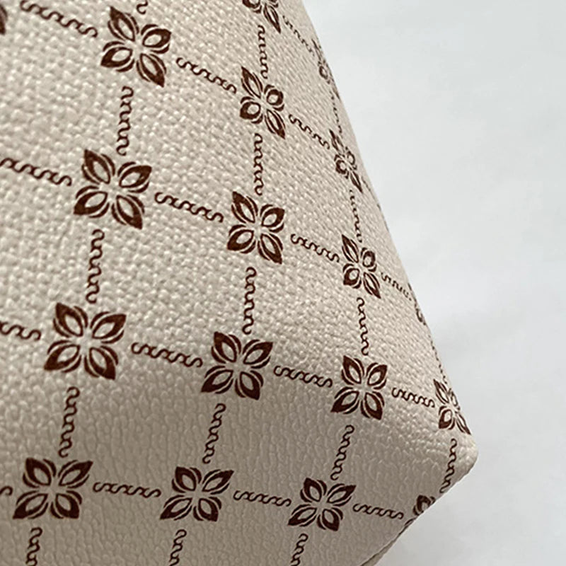 Bolsa Tote Feminina Grande em Couro PU Macio com Tassel